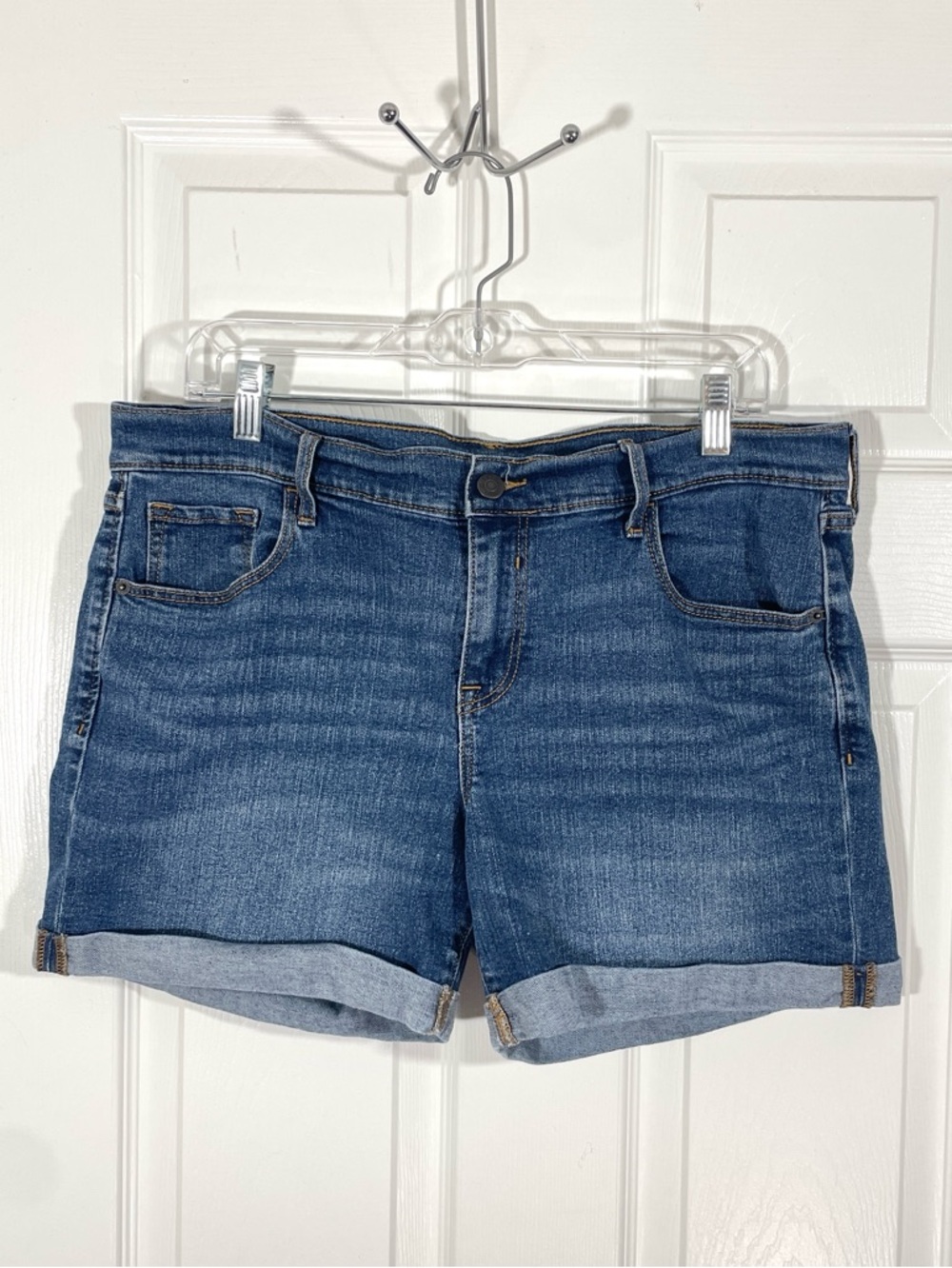 Old Navy Medium Wash Denim Shorts Size 14 Cuffed Hem Casual Stretch